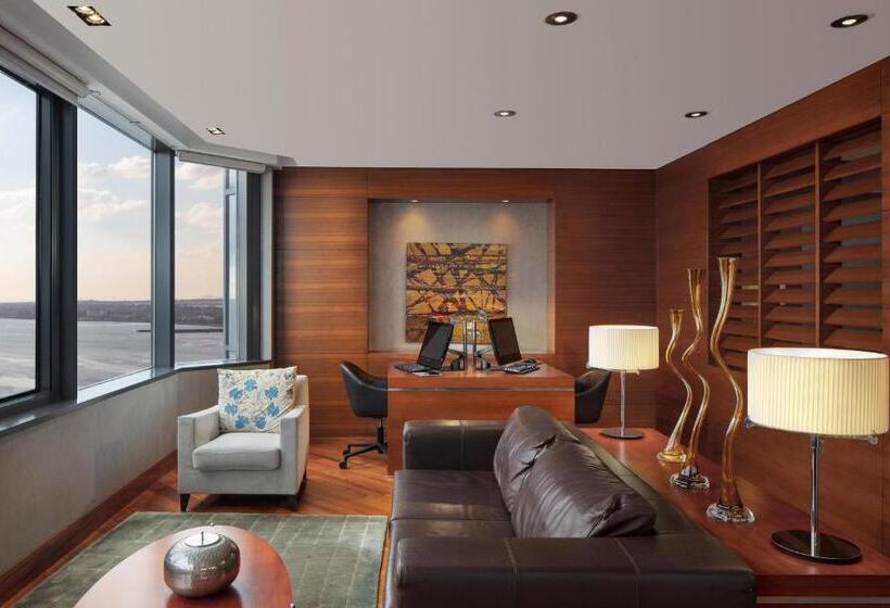 سوئیت جونیور کلوب با چشم‌انداز دریا, Sheraton Istanbul Ataköy