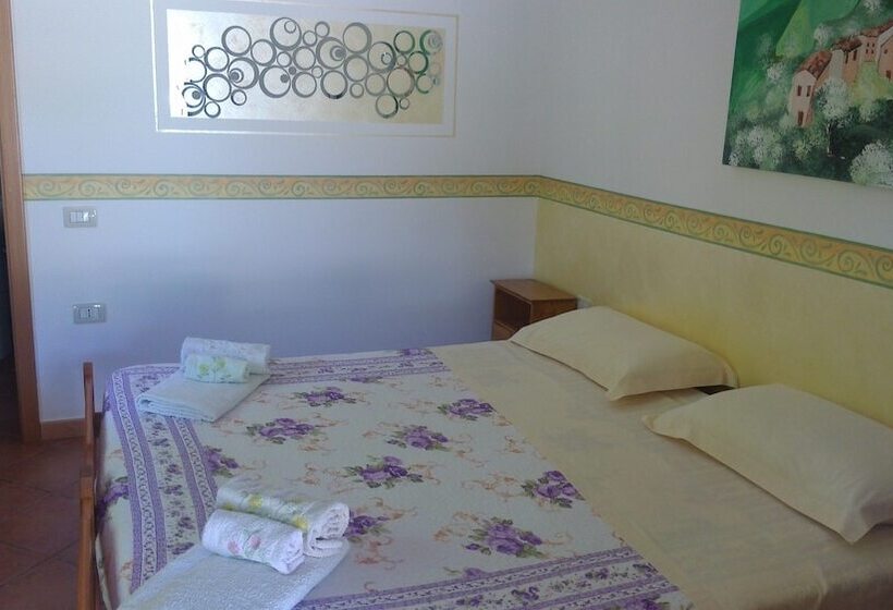 اتاق استاندارد سه نفره, B&b Donna Maja