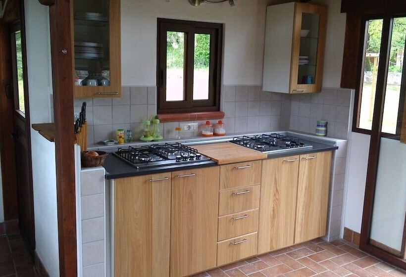 اتاق خانوادگی, B&b Donna Maja