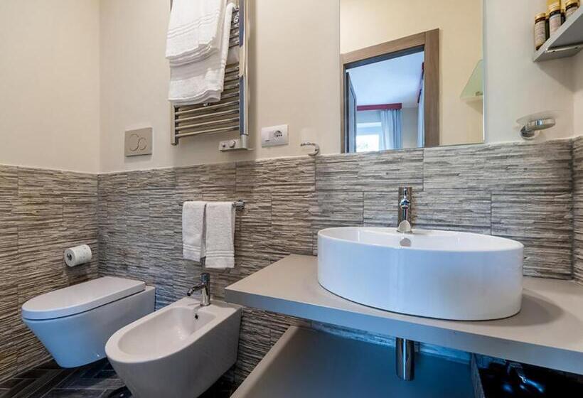 اتاق لوکس با تخت بزرگ, Foro Romano Luxury Suites