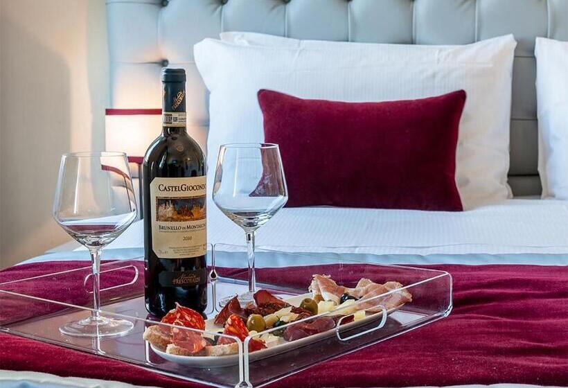 اتاق لوکس با تخت بزرگ, Foro Romano Luxury Suites