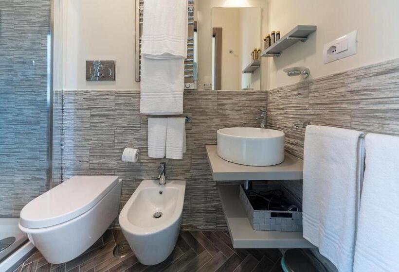 اتاق لوکس با چشم‌انداز شهر, Foro Romano Luxury Suites