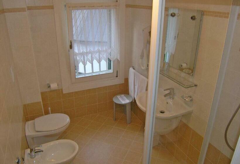 Номер Стандарт Трехместный, B&b Meublè Giustina