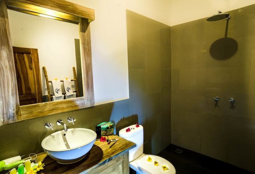 带露台的豪华间, Blue Marlin Dive Resort Trawangan