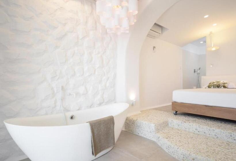 سوییت جونیور با چشم‌انداز دریا, Cyano Suites