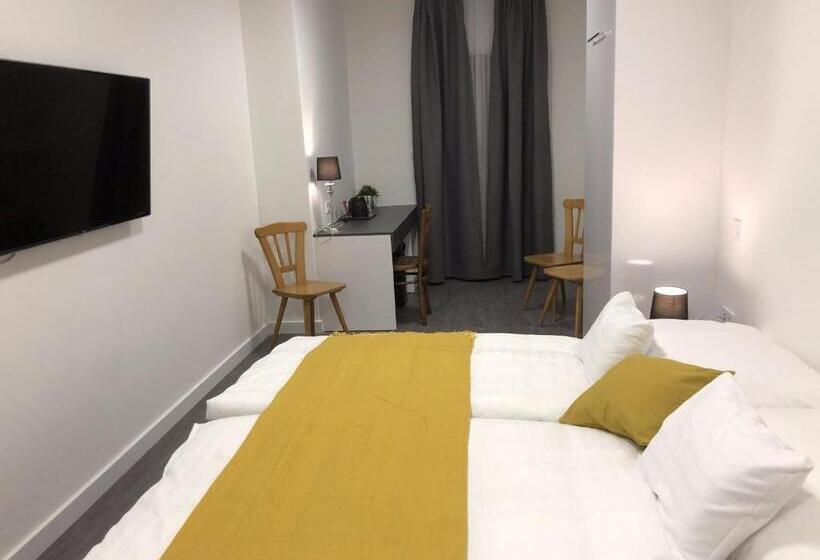 Standard Triple Room with Terrace, Rigótanya Relax & Wellness Panzió Bükfürdő