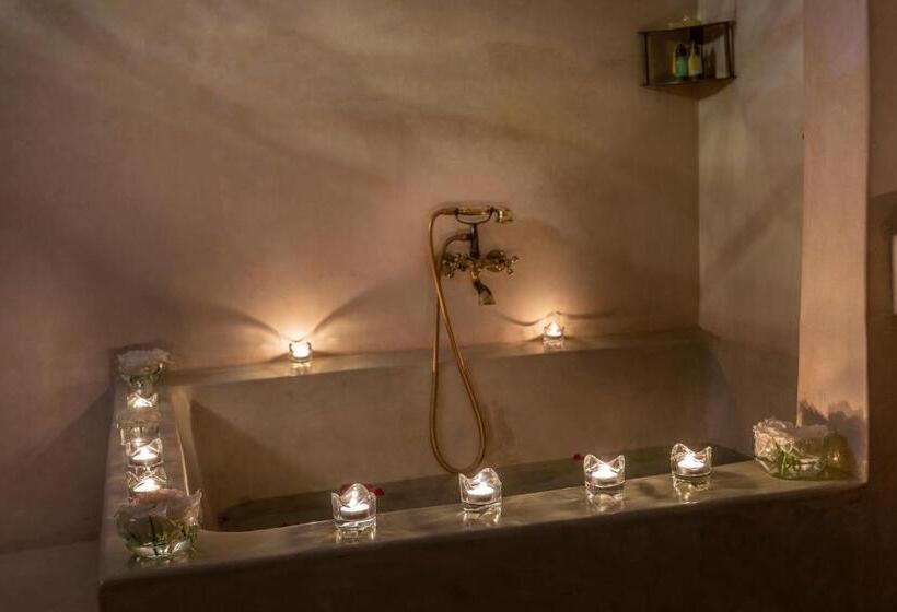 سوئیت با تخت بزرگ, Riad Azahar
