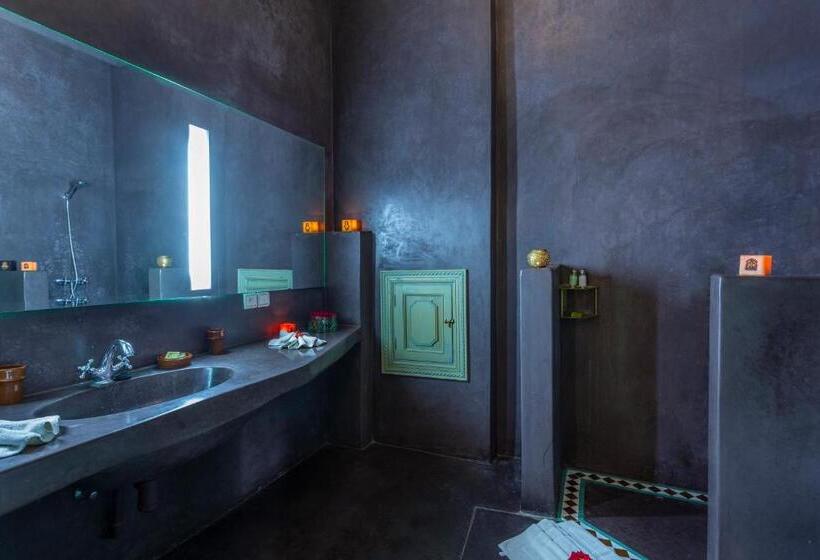 سوییت, Riad Azahar