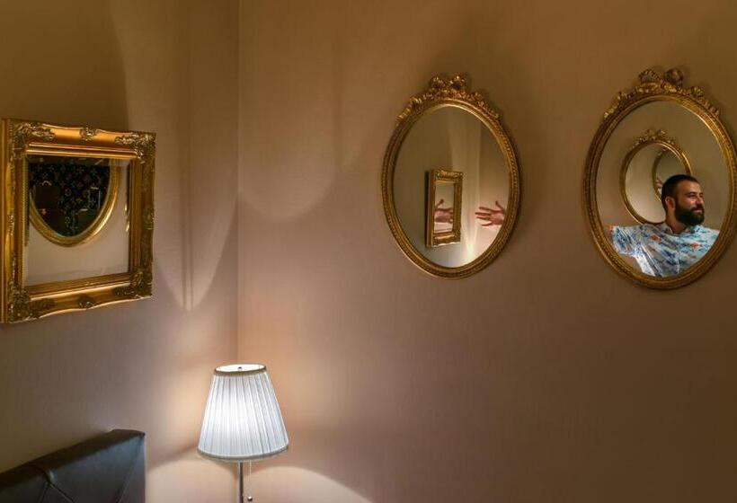 اتاق استاندارد, 051 Room & Breakfast