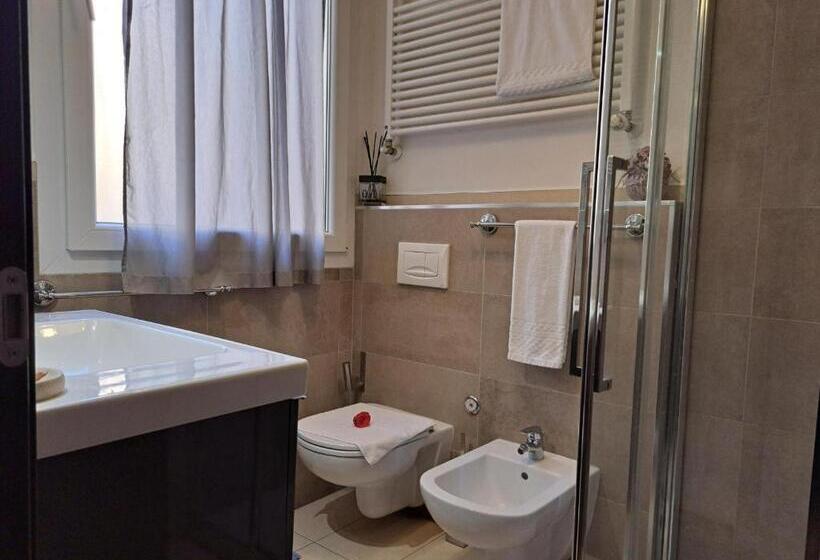 اتاق سوپریور, 051 Room & Breakfast