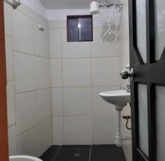 اتاق اکونومی, Hostal Ayllu