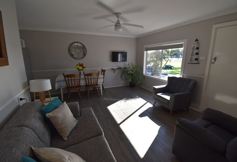 Апартаменты Comfort 2 Спальни, Laguna Lodge Holiday Units