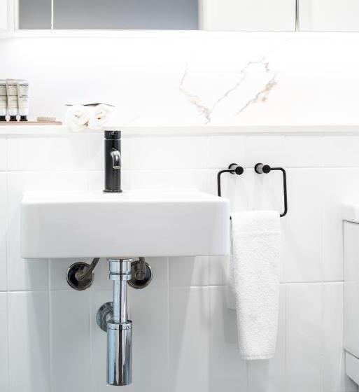 2 Bedrooms Apartment Mountain View, Opera Apartments South Brisbane