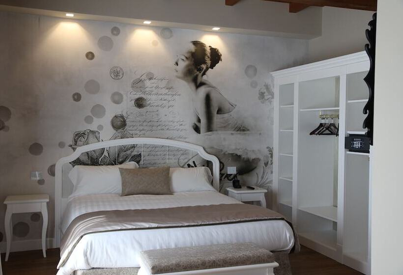 Полулюкс, Suites & Apartments Liola