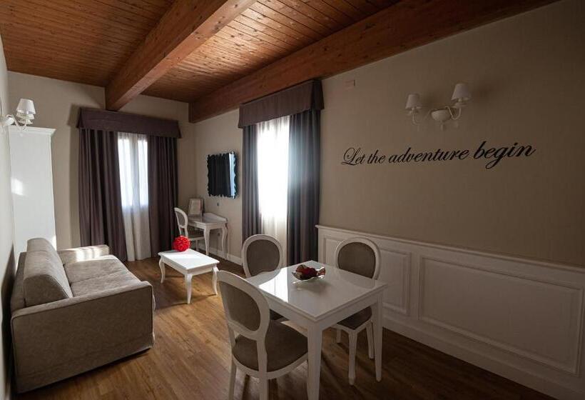 Полулюкс, Suites & Apartments Liola