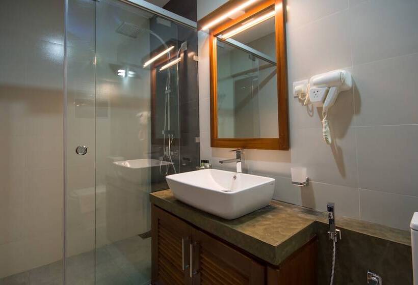 اتاق لوکس با بالکن, Ceyloni City