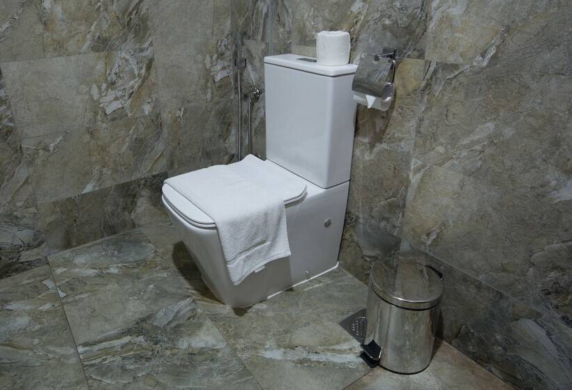 اتاق لوکس, Ceyloni City