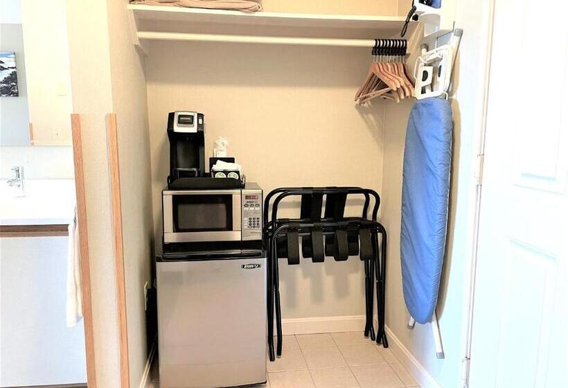Quarto Estandar Cama King para Deficientes Físicos, Atlantic Eyrie Lodge