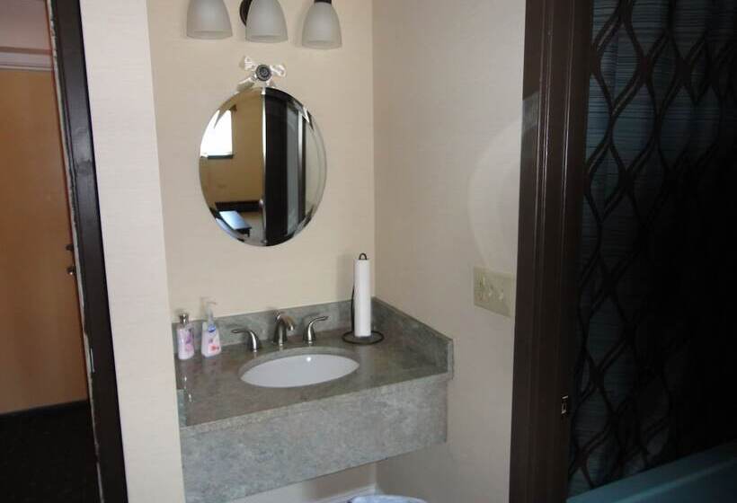 اتاق لوکس, Bangor Inn & Suites