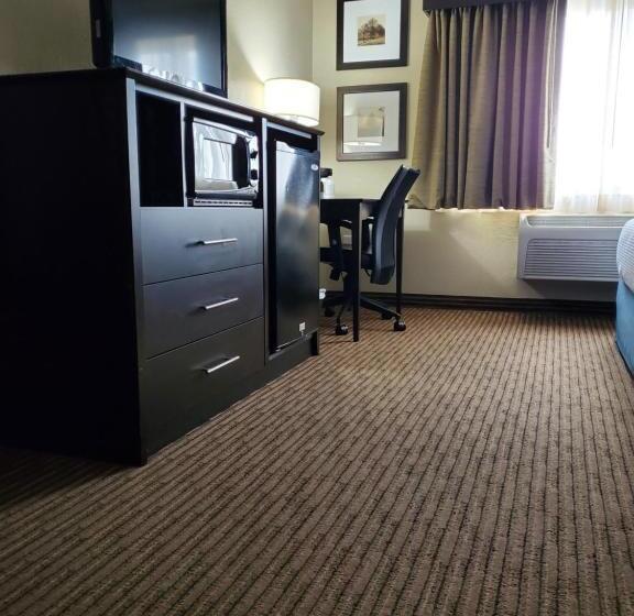 Люкс Deluxe Кровать Кинг, Americinn By Wyndham Mankato Event Center Near Msu