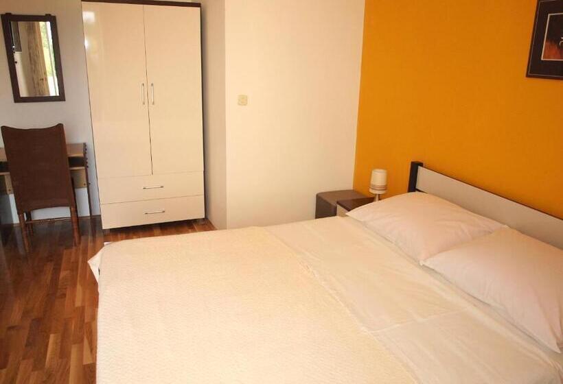 آپارتمان 2 خوابه با بالکن, Ana Guest House