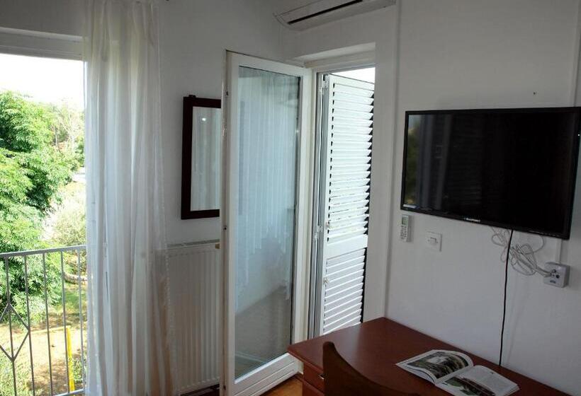 آپارتمان 2 خوابه با بالکن, Ana Guest House