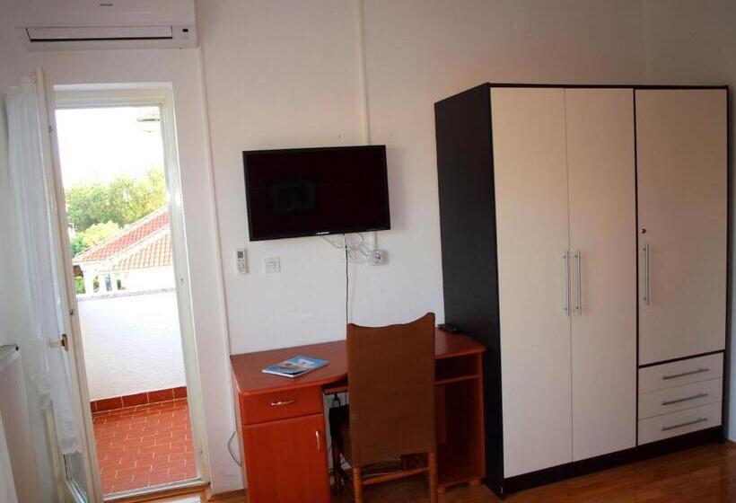 آپارتمان 2 خوابه با بالکن, Ana Guest House