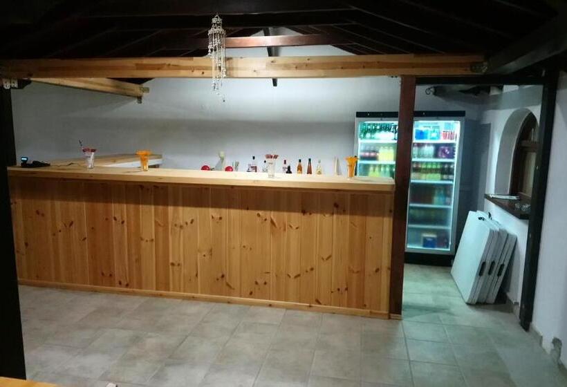 Triple Room Sea View, Vergina Pension