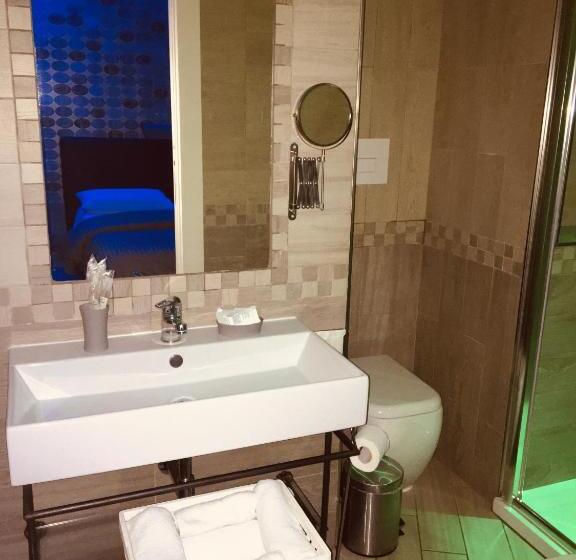 اتاق لوکس با بالکن, B&b Fiumara