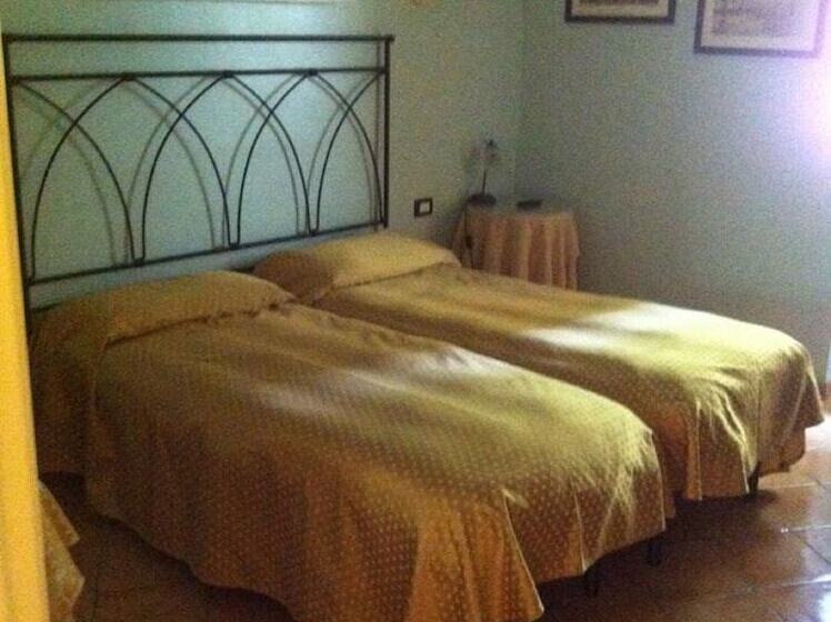 Четырехместный Номер Стандарт, La Foresteria