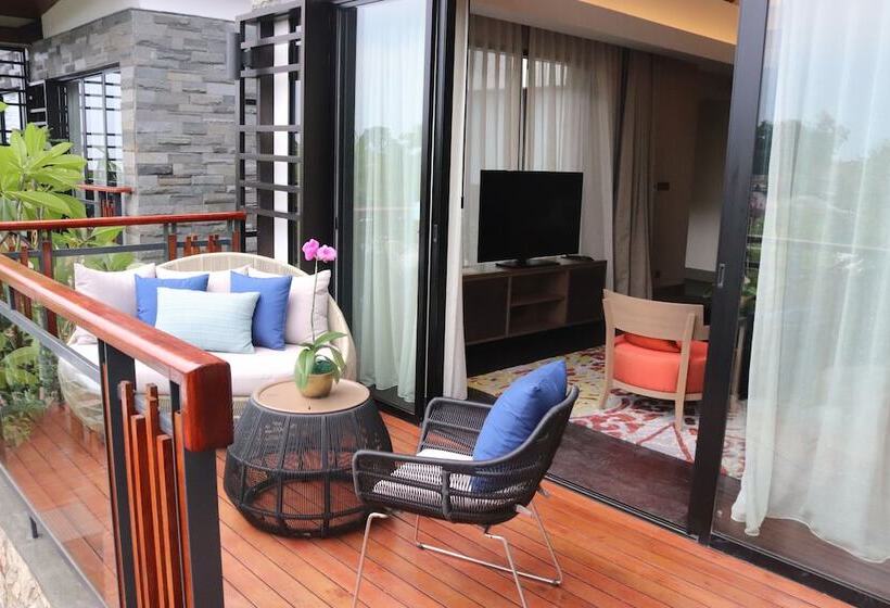 Вилла 3 Спальни с Бассейном, Pullman Ciawi Vimala Hills Resort