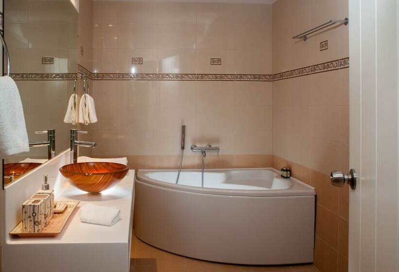 Family Suite, Arlene Boutique