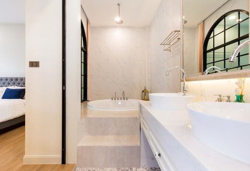 ویلای یک اتاق خوابه با استخر شنا, Villa Seville