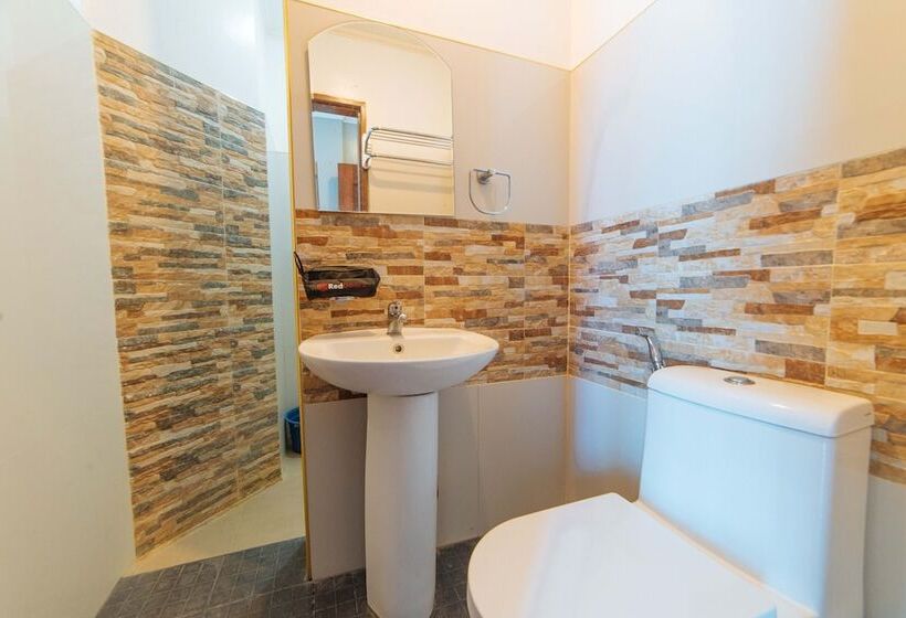 Номер Deluxe, Reddoorz @ Old Buswang Road