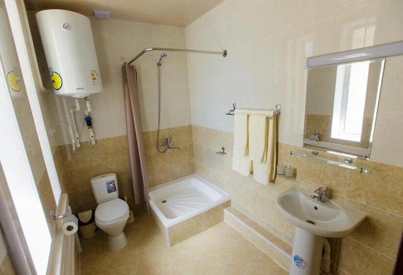 اتاق استاندارد سه نفره, Xurshidabonu Guest House