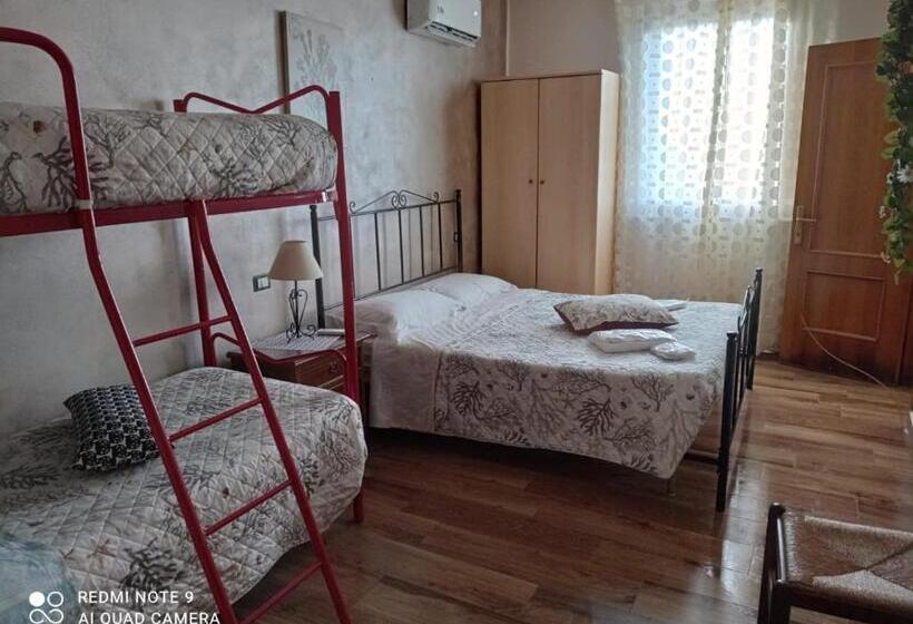 اتاق استاندارد چهار تخته, La Collina Degli Allori