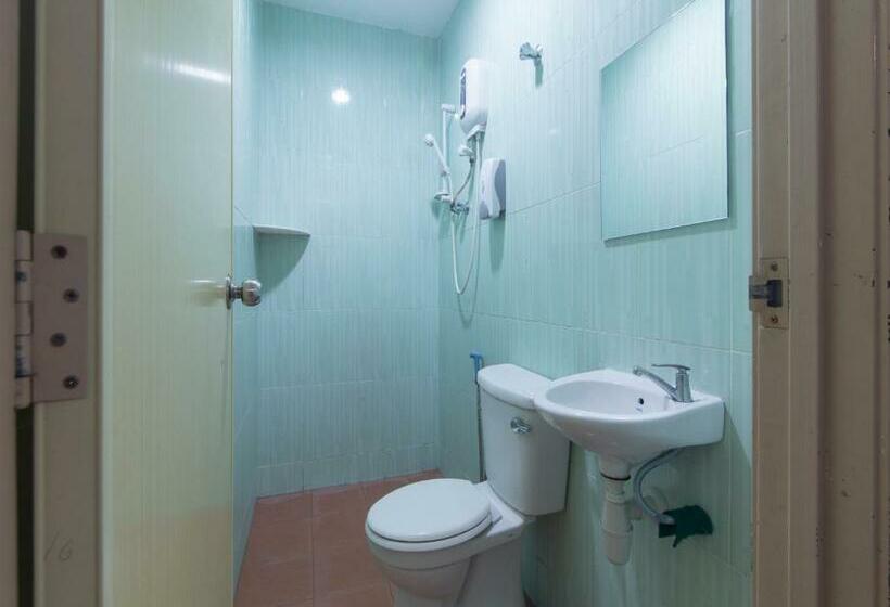Family Suite, Oyo 44072 Mines Cempaka