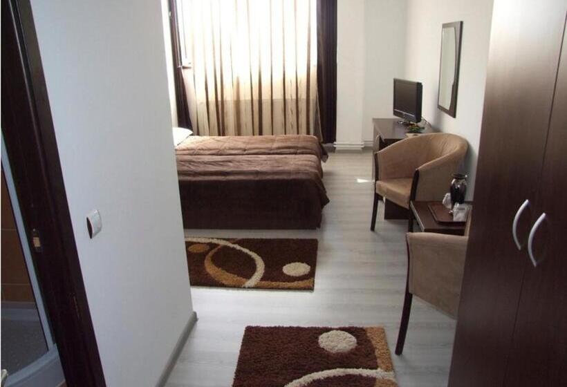 اتاق لوکس, Plaisir