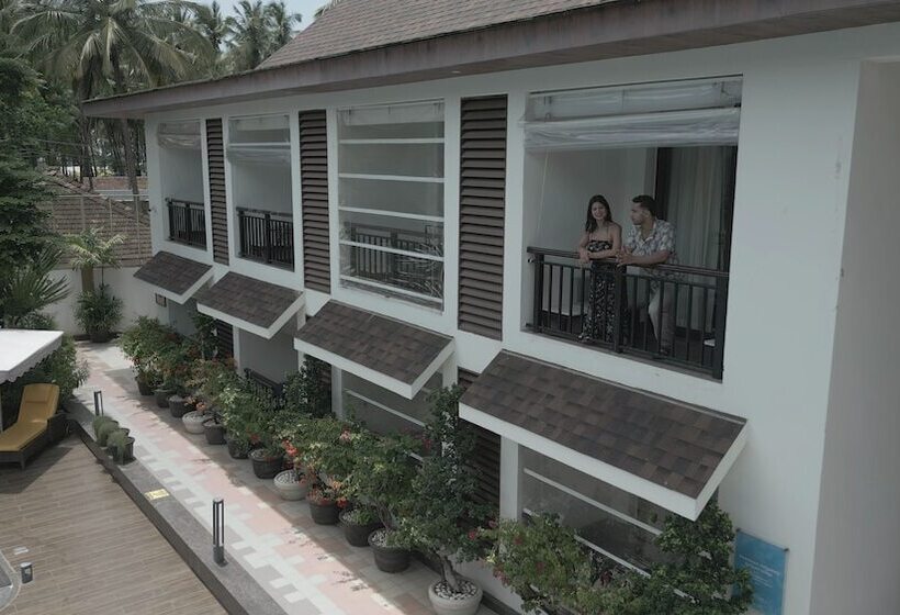 标准间带游泳池, Sobit Sarovar Portico