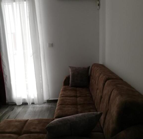 Апартаменты 2 Спальни, çi̇çek Apart Otel