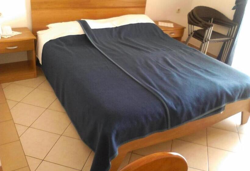 اتاق استاندارد یک نفره, Guest House Frane