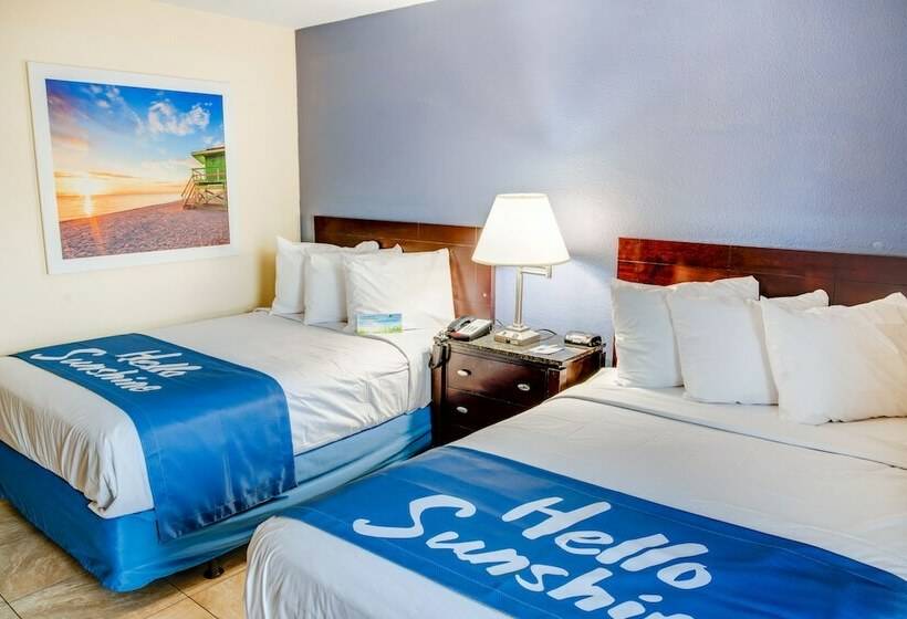 스탠다드 룸 더블 침대 2개, Days Inn By Wyndham St. Petersburg / Tampa Bay Area