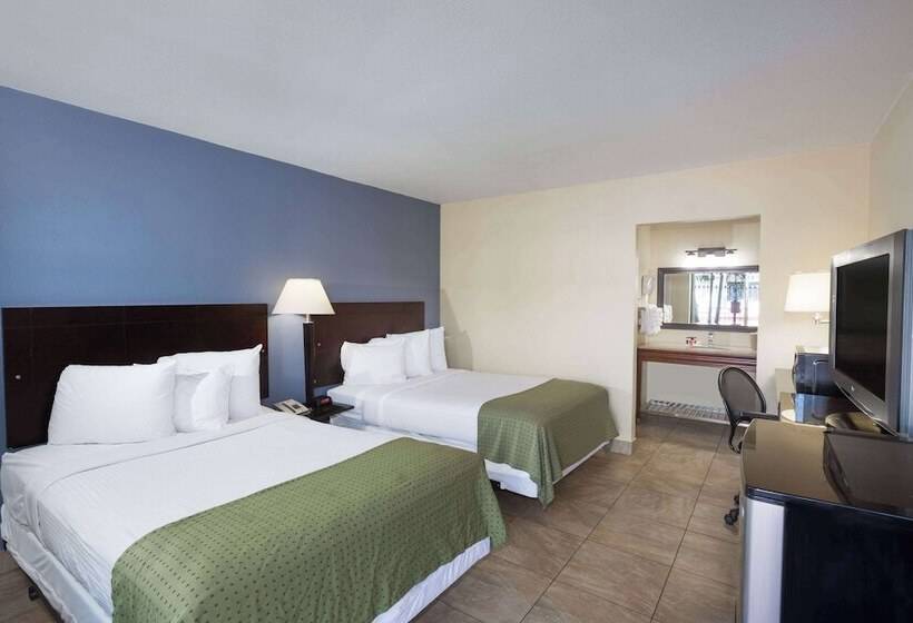 스탠다드 룸 더블 침대 2개, Days Inn By Wyndham St. Petersburg / Tampa Bay Area