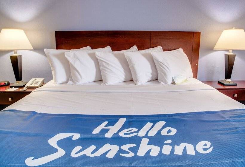 스탠다드 룸 더블 침대, Days Inn By Wyndham St. Petersburg / Tampa Bay Area