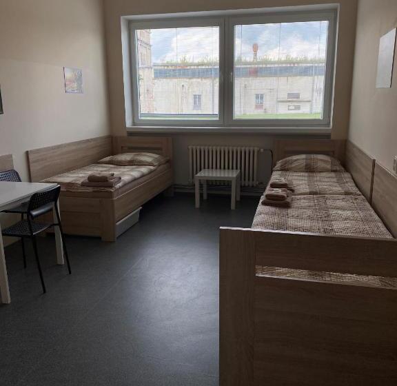 Номер Стандарт Трехместный, Hostel Hodonín