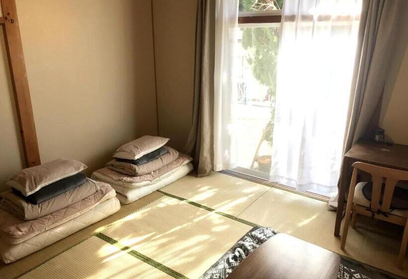 Номер Стандарт, Tsushima White House
