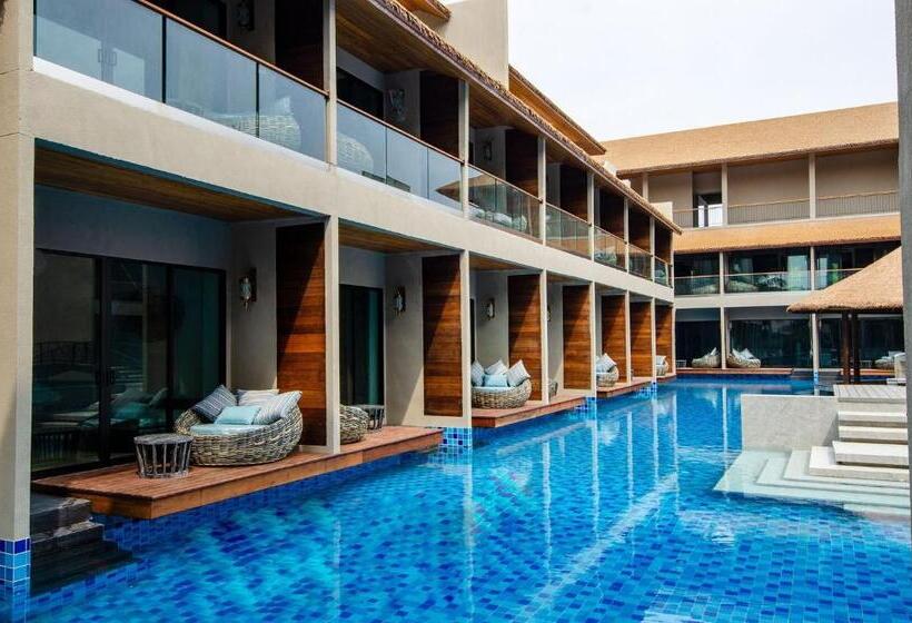 Номер Deluxe Вид на Бассейн, Ananya Lipe Resort