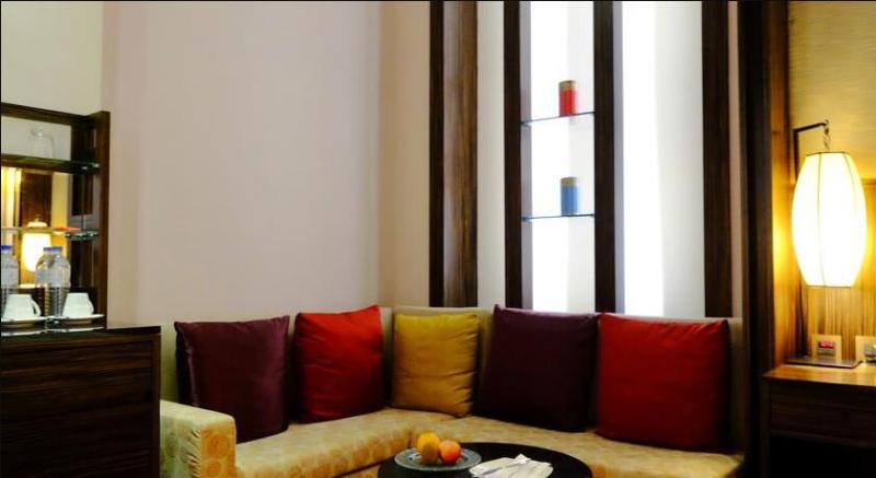 اتاق استاندارد با چشم‌انداز استخر, Virgin Hotels Dallas