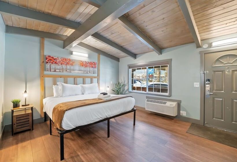 Номер Стандарт, Blue Jay Lodge
