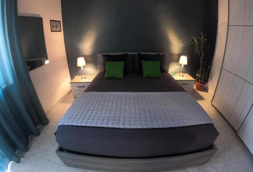 اتاق لوکس با تخت بزرگ, Pinotto Bnb